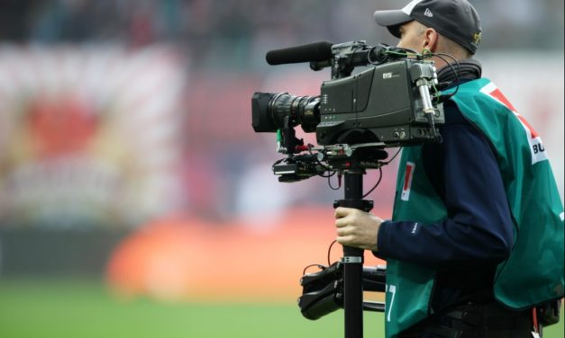 Bundesliga Start nur bei Übertragung im öffentlich-rechtlichen Fernsehen, fordert Kipping