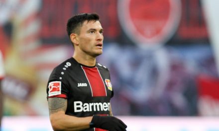 Bayer Leverkusen verlängert mit Charles Aránguiz