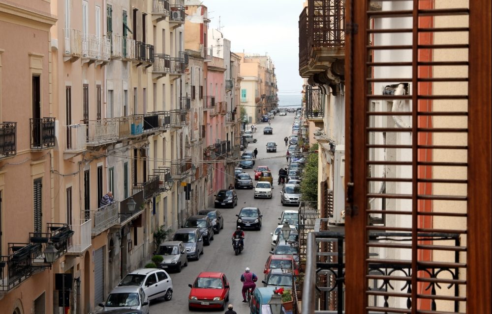 Italienischer Außenminister lädt Deutsche zum Urlaub nach Italien ein.