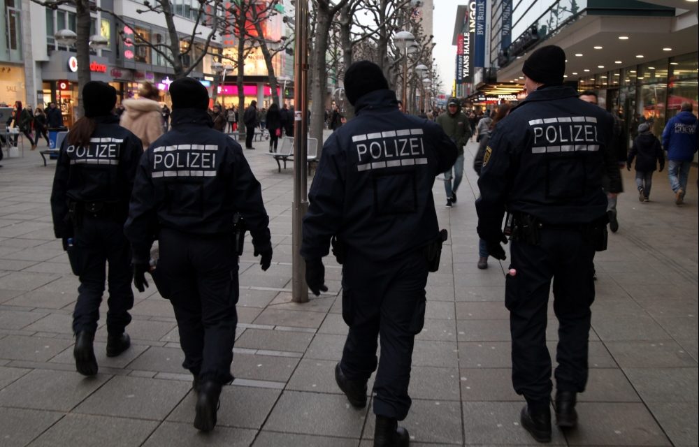 Deutschland fehlen gemäß einer Umfrage unabhängige Kontrollen von Polizeibeamten