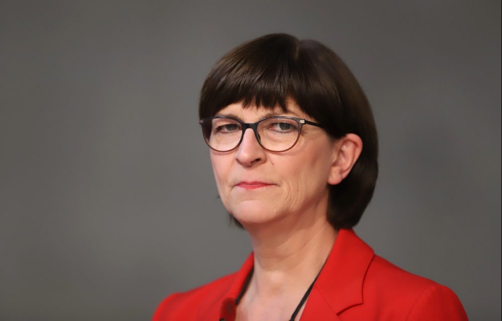 SPD-Vorsitzende kritisiert hessischen Innenminister in der Drohbrief-Affäre