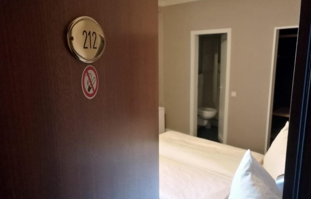 Gaststätten und Hotels rufen ihre Gäste zu Disziplin auf