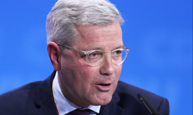 CDU-Außenpolitiker Norbert Röttgen hat die Nominierung von Kamala Harris gelobt