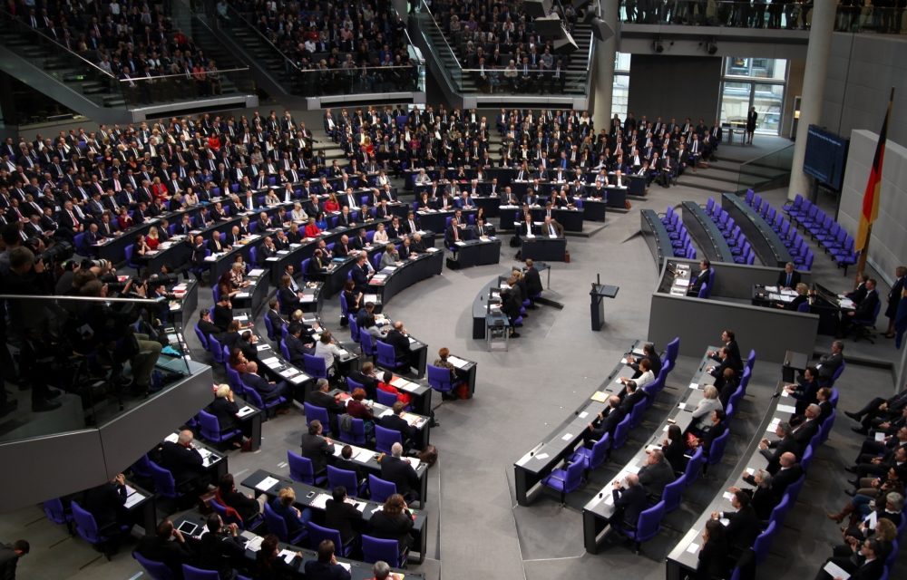 Carsten Linnemann sagte, nur der Bundestag dürfte den Beschluss zum nationalen Lockdown fällen