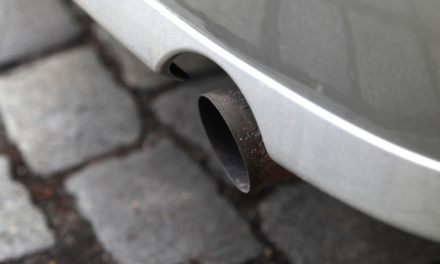 Deutsche Automobilkonzerne lenken im Streit mit der EU um schärfere Abgaswerte ein