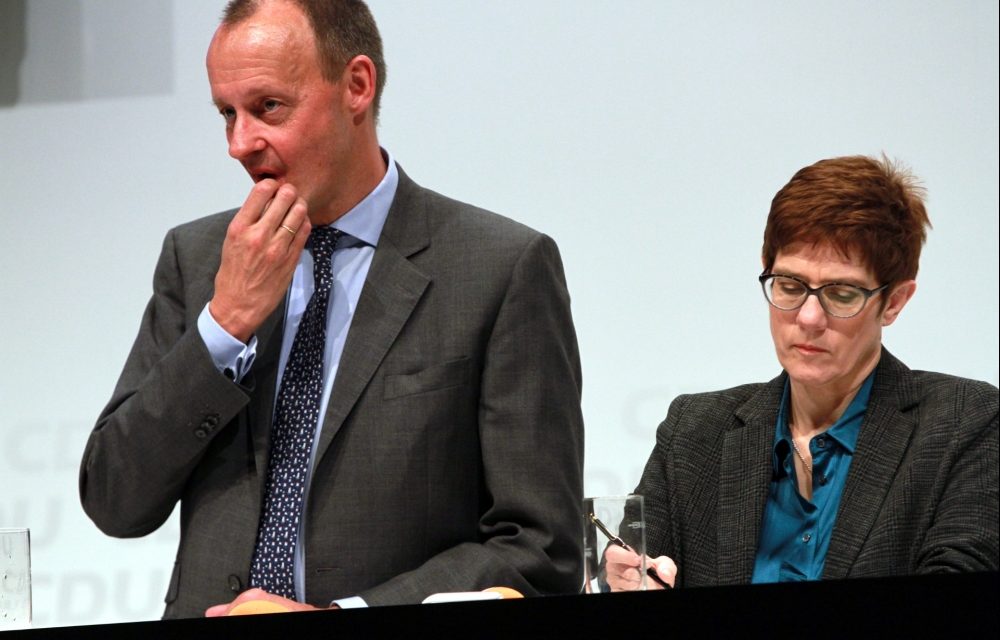 Annegret Kramp-Karrenbauer hat auf die Kritik von Friedrich Merz reagiert