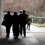 Gewalttaten gegen Flüchtlinge verharren auf hohem Niveau