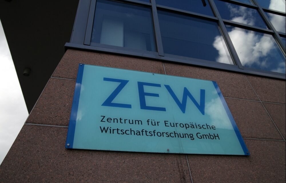 ZEW-Konjunkturerwartungen trotz leichter Verbesserung weiter auf niedrigem Niveau