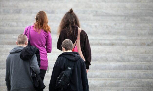 Junge Menschen verlassen früher das Elternhaus