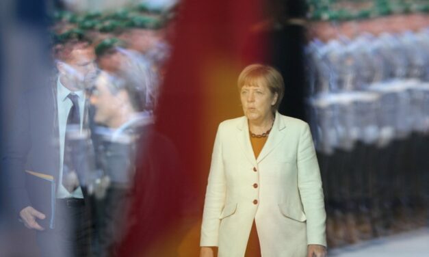 Merkel gesteht Fehler bei Erhöhung des Verteidigungsbudgets ein