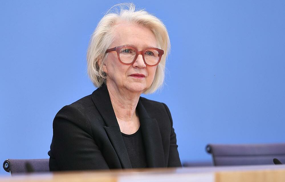 Monika Schnitzer kritisiert Baby-Boomer für Generationenvertragsverletzung
