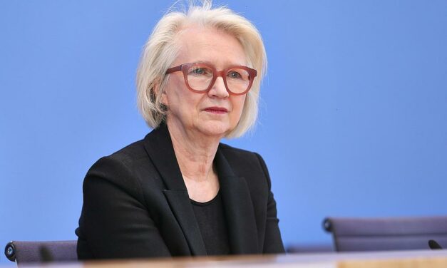 Monika Schnitzer kritisiert Baby-Boomer für Generationenvertragsverletzung