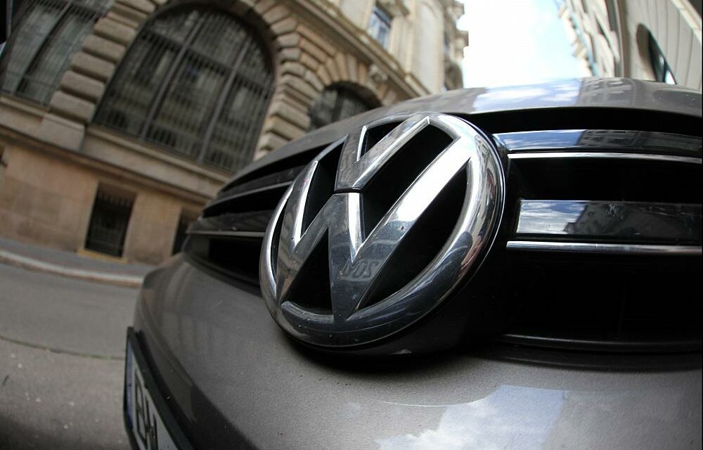 Bosch und Volkswagen: Automatisiertes Fahren bald für alle erschwinglich