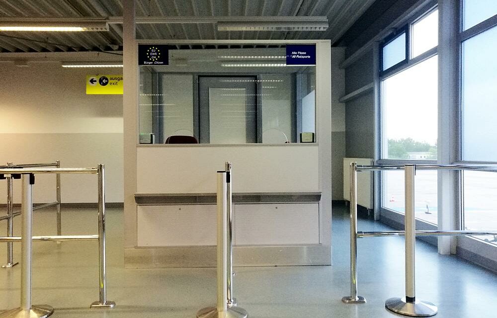 Regierung zögert bei verpflichtenden Ausweiskontrollen auf Schengen-Flügen