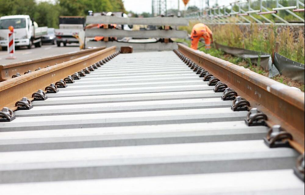 Al-Wazir kritisiert Bund: Mehr Einsatz für Bahn-Investitionen gefordert