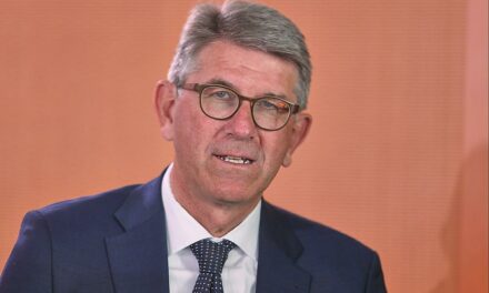 Initiative von Weimer zur Regulierung dominanter Internet-Plattformen geplant