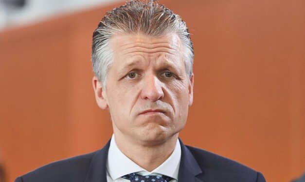 Deutsche Sicherheitsbehörden im Fokus: Kanzleramtschef warnt vor russischer Spionage