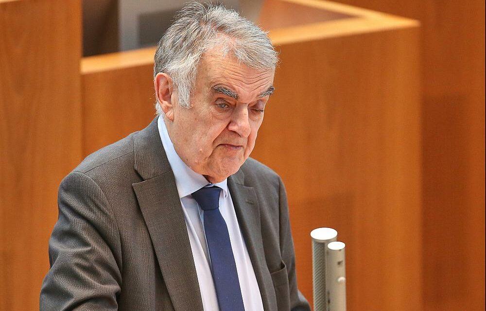 NRW-Innenminister Reul plädiert für Transparenz und Offenheit in der Politik