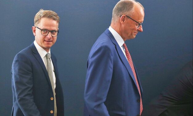 Union behauptet Führung vor AfD im aktuellen Politbarometer