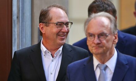 Innenminister Dobrindt besucht jüdische Gemeinde in Halle