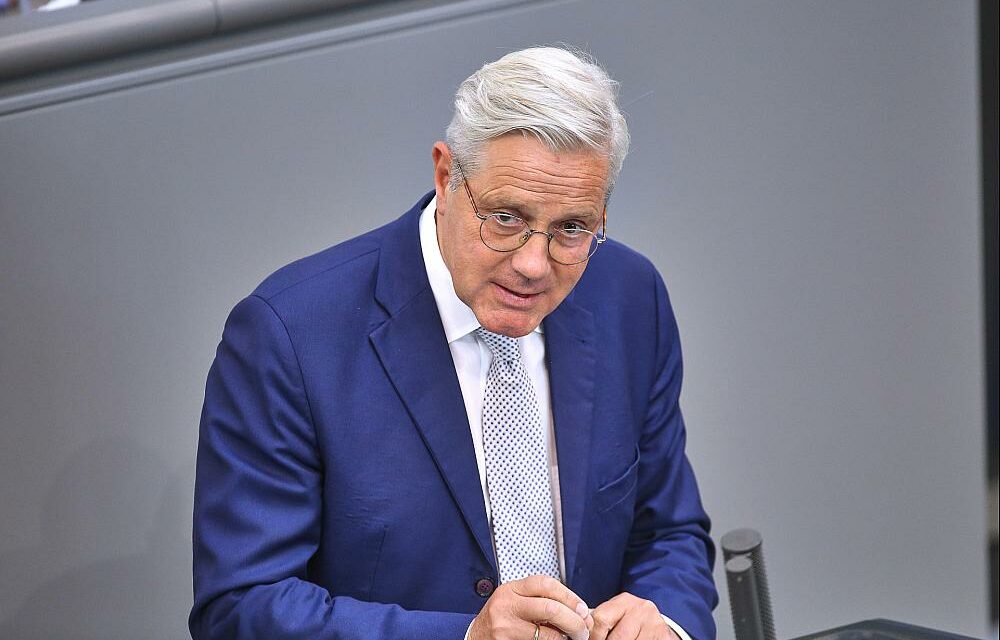 Röttgen: „Putin zielt auf die vollständige Zerstörung der Ukraine ab“