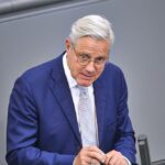 Röttgen: „Putin zielt auf die vollständige Zerstörung der Ukraine ab“