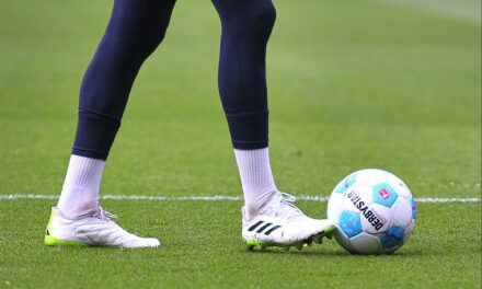 Schalke ringt Lok Leipzig im Pokal erst nach Verlängerung nieder