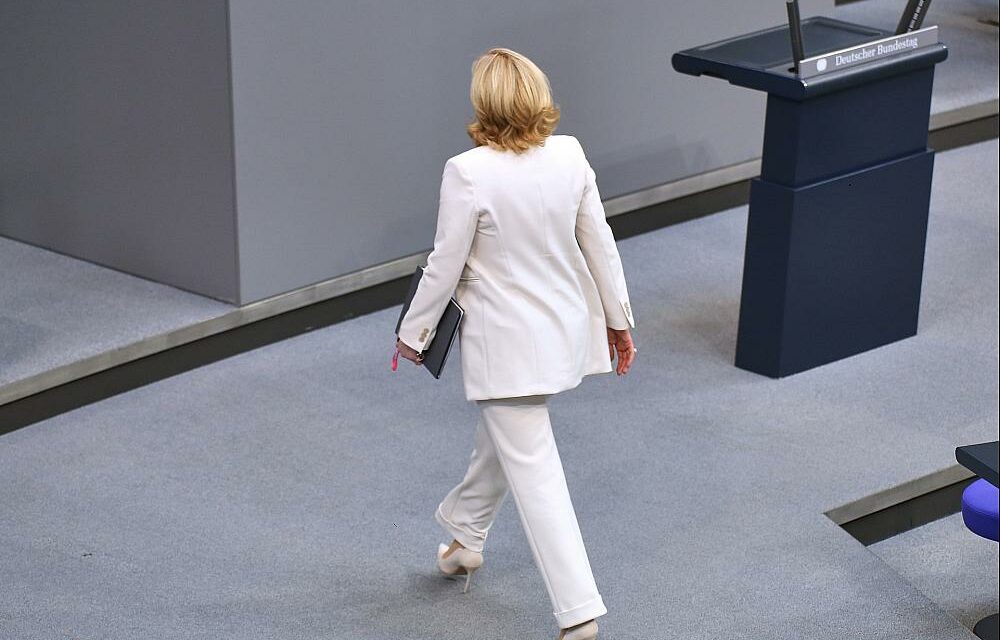 Linke fordert Rücktritt von Klöckner – Kritik nach Auftritt bei CDU-Event