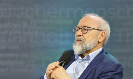 Münkler: Ukraine-Krieg als historischer Wendepunkt für Kanzler Merz
