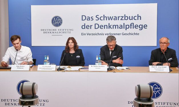 Schwarzbuch: Neue Publikation dokumentiert Gefahren für Denkmalschutz