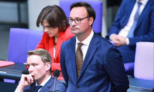 FDP-Politiker Luksic sieht Untersuchungsausschuss zur Pkw-Maut durch Anklage gegen Scheuer bestätigt