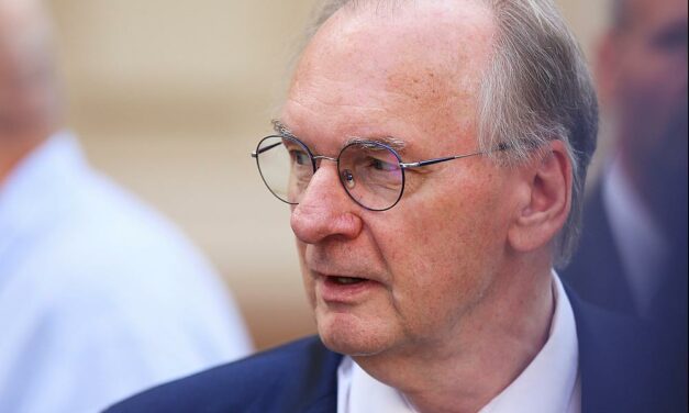 Haseloff lehnt Steuererhöhungen ab und plädiert für Reform von Bürgergeld