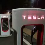 Tesla evakuiert Beschäftigte nach Brandvorfall in Batteriefertigung